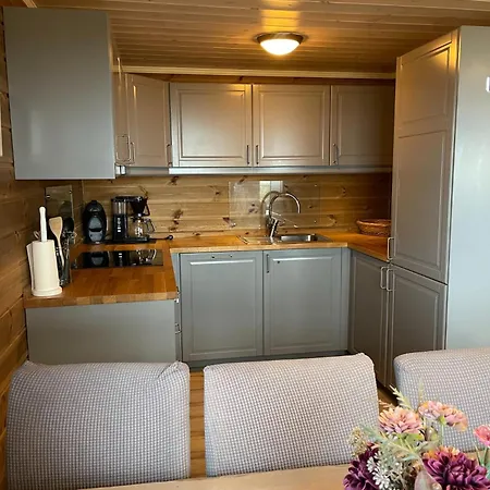 Slettabu By Norgesbooking - With Lovely View Vakantiehuis Ron