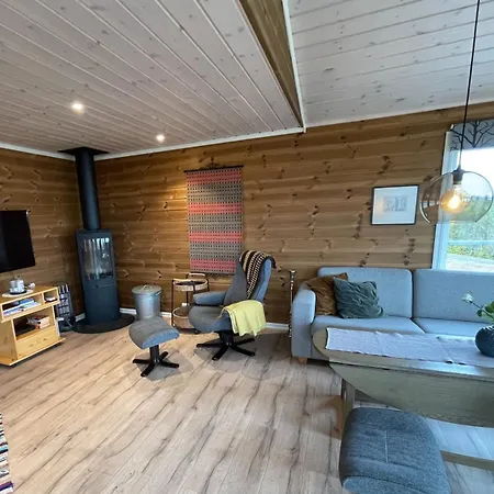 Slettabu By Norgesbooking - With Lovely View *