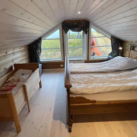 Slettabu By Norgesbooking - With Lovely View Ferienhaus